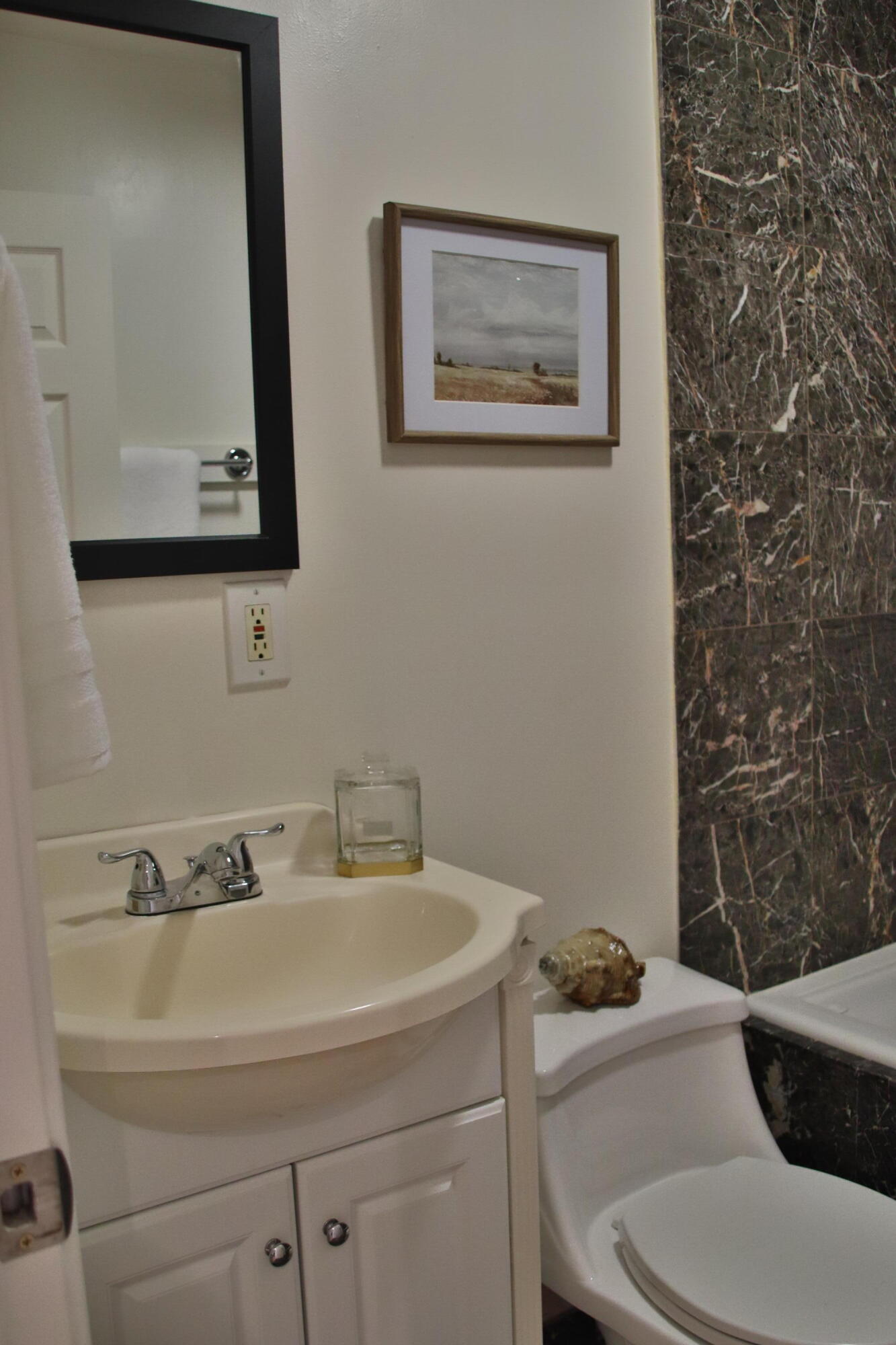 7560 Cathedral Oaks Road, Unit 3 Santa Barbara, CA 93117 - Photo 28 of 40 Second Bathroom