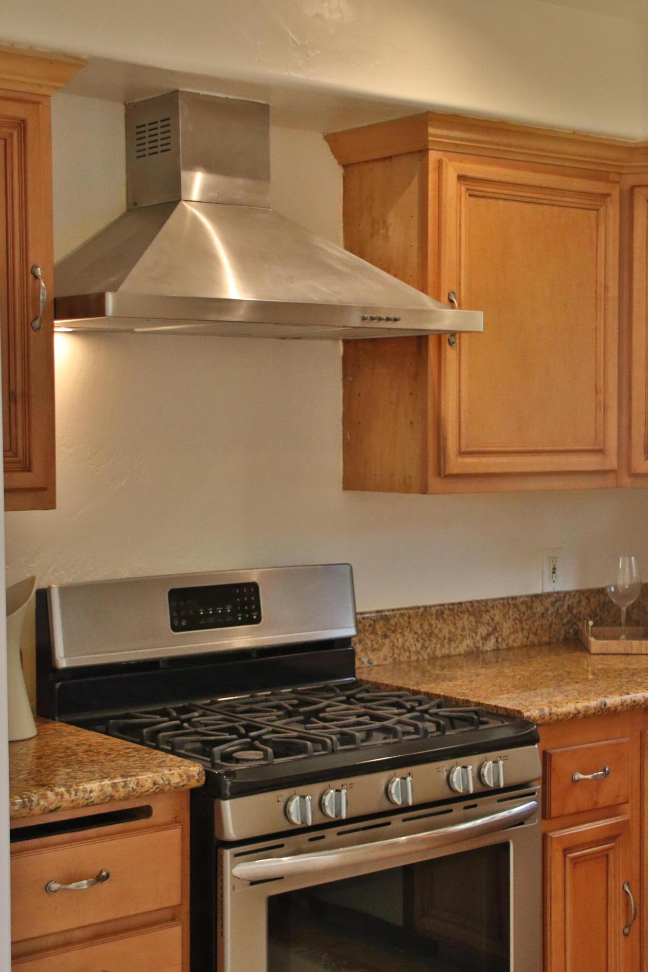 7560 Cathedral Oaks Road, Unit 3 Santa Barbara, CA 93117 - Photo 10 of 40 Kitchen