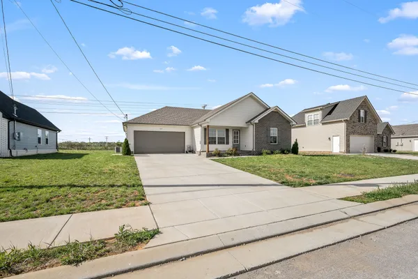 $1,899 | 107 Meadowbrook, Shelbyville, TN 37160