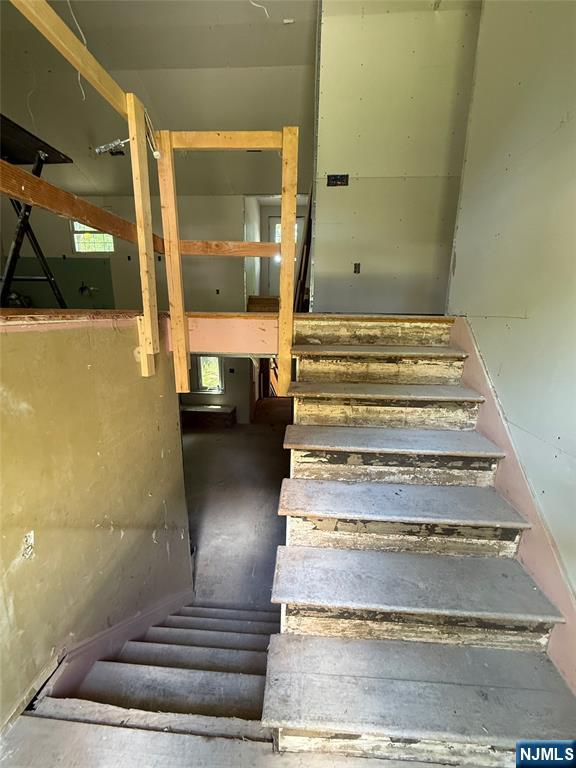 82 Palmer Drive Livingston, NJ 07039 - Photo 2 of 9