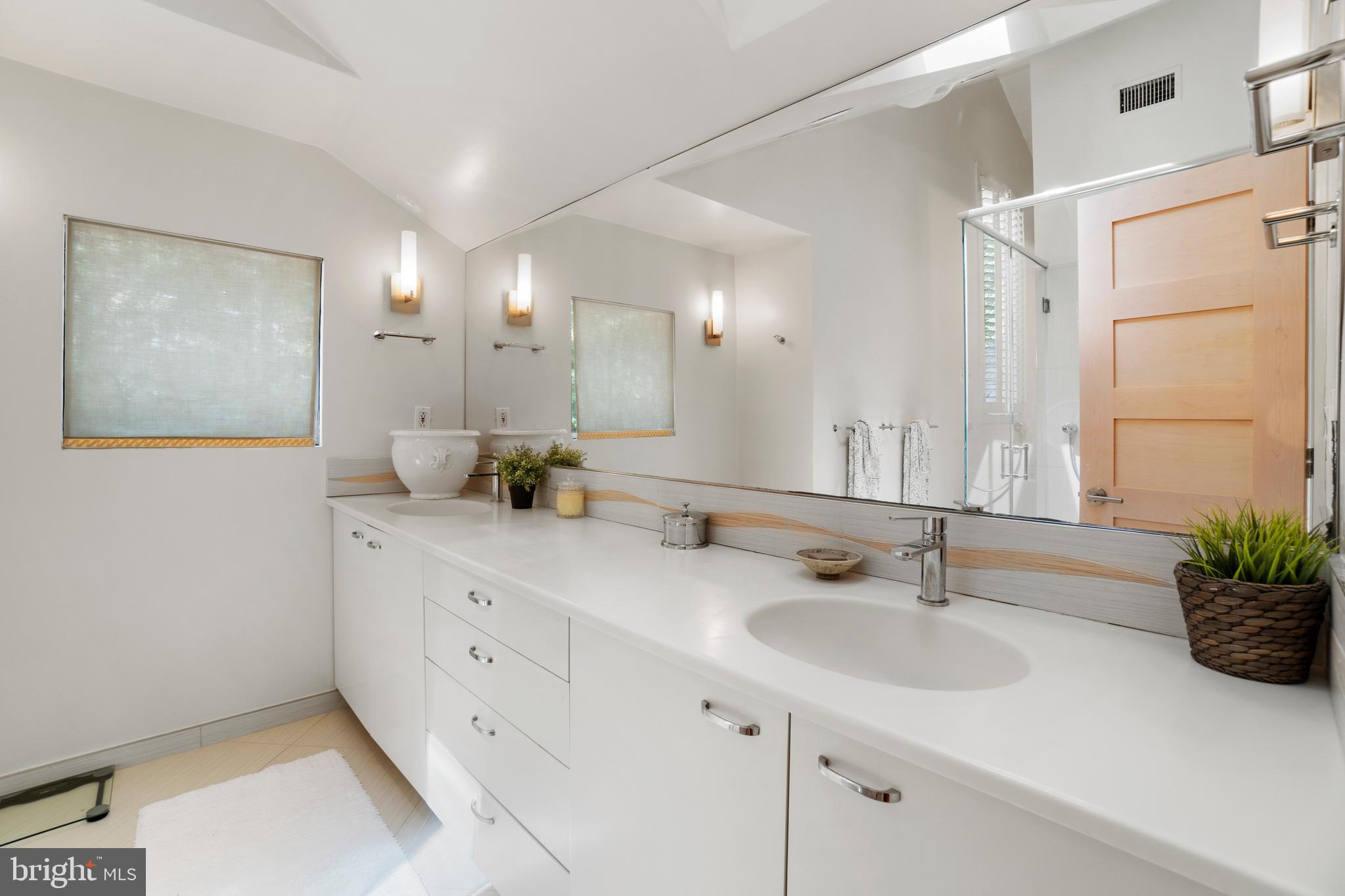 1348 Windy Hill Road McLean, VA 22102 - Photo 36 of 66 His & Her's Vanity