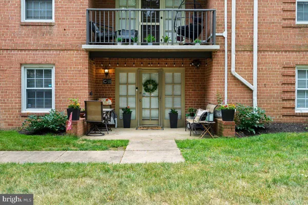 $3,000 | 3332 Spring Lane, Unit C10, Falls Church, VA 22041