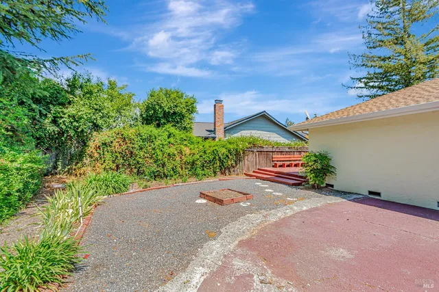 $870,000 | 2429 Woodstock Court, Santa Rosa, CA 95409