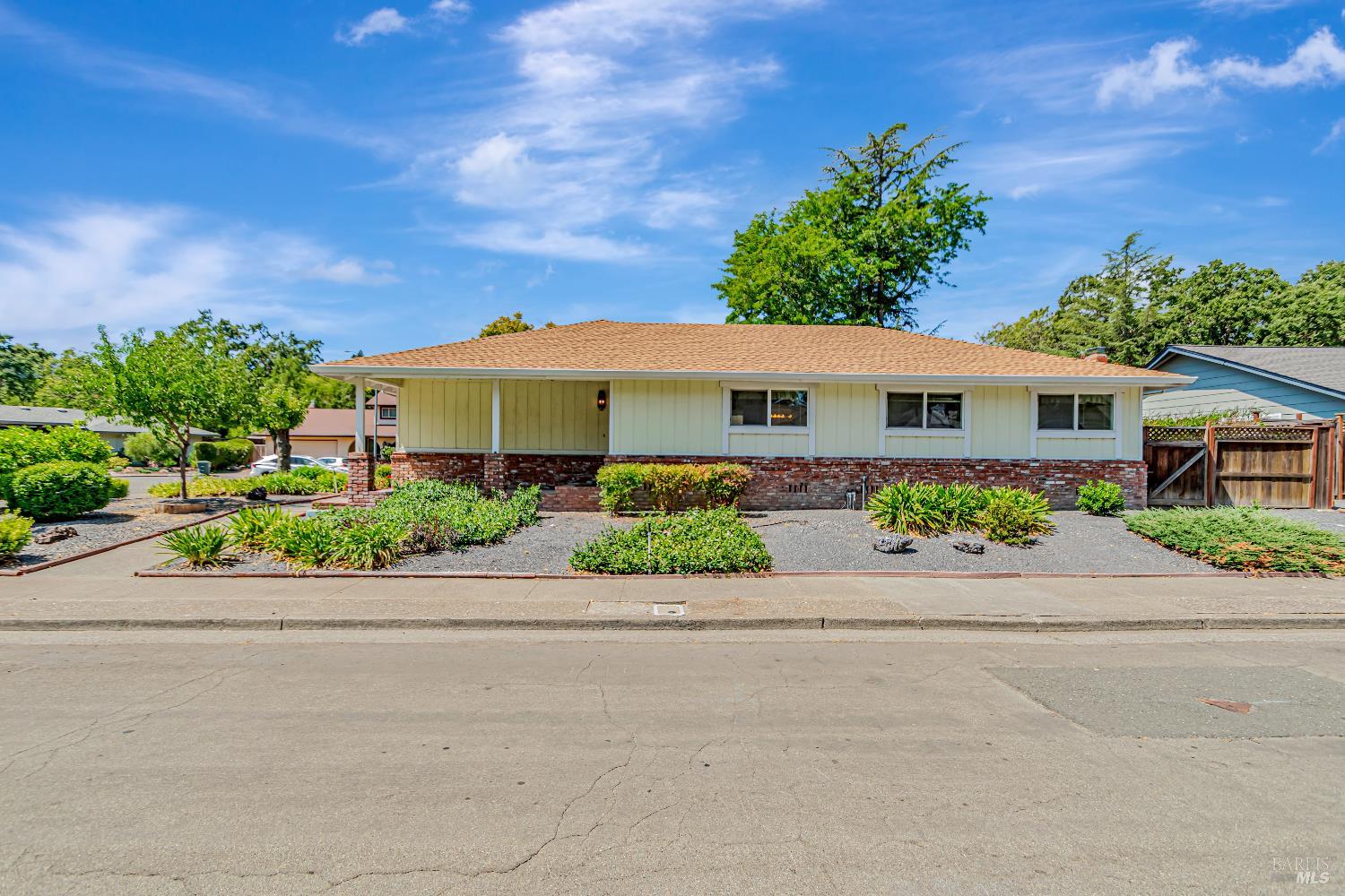 2429 Woodstock Court Santa Rosa, CA 95409 - Photo 5 of 38