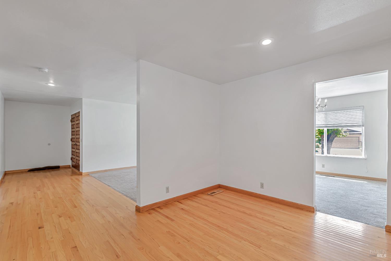 2429 Woodstock Court Santa Rosa, CA 95409 - Photo 8 of 38