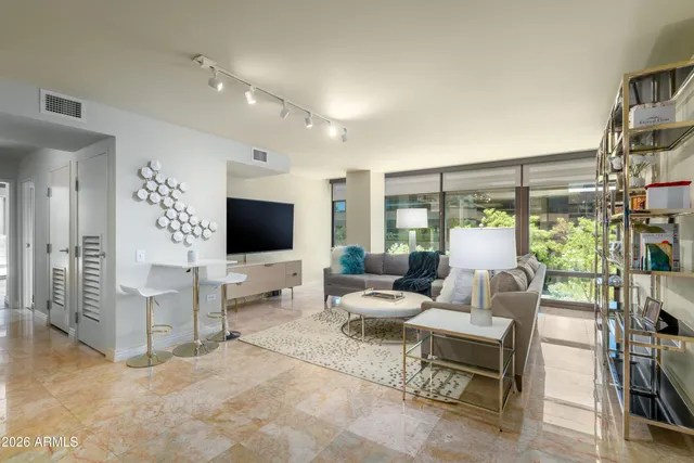 $3,000 | 4808 North 24th Street, Unit 330, Phoenix, AZ 85016