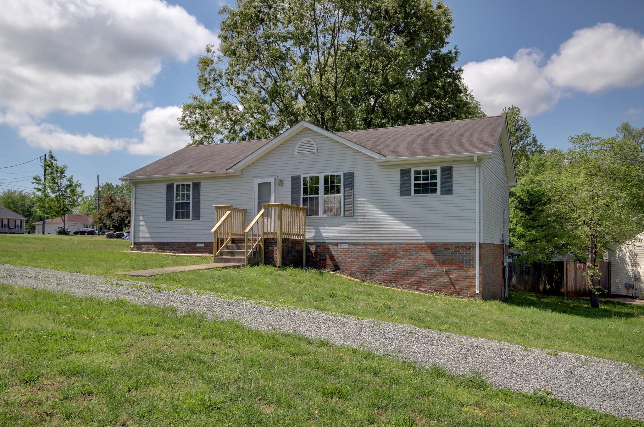435 Carter Road Clarksville, TN 37042 - Photo 3 of 21 Gallery Image 3