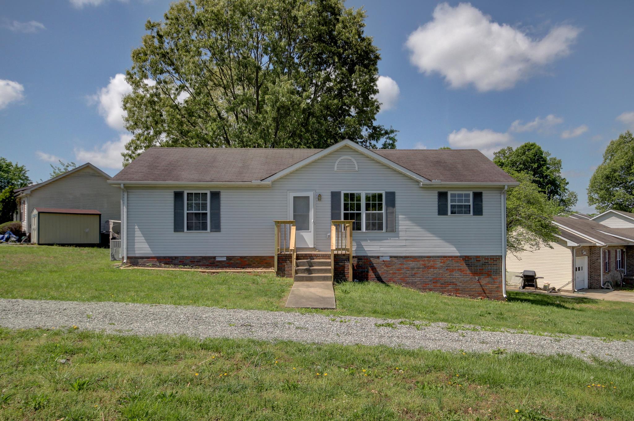 435 Carter Road Clarksville, TN 37042 - Photo 4 of 21 Gallery Image 4