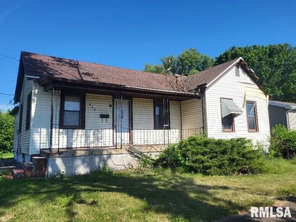 $30,000 | 843 Abingdon Street, Galesburg, IL 61401