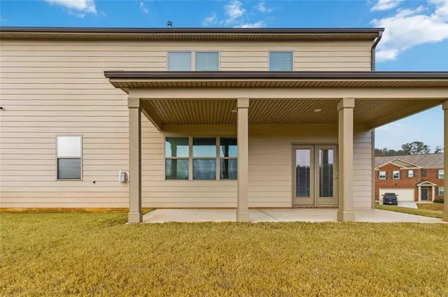 a view of an entrance of the house