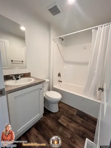 $95,000 | 401 South Russell Avenue, Douglas, WY 82633