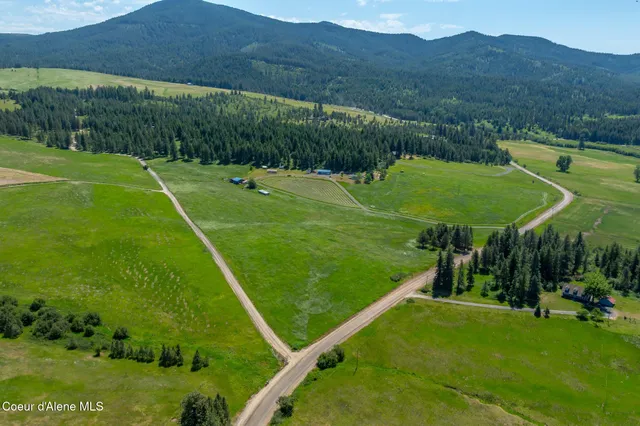 $684,900 | 10207 Sanders Road, Tensed, ID 83870