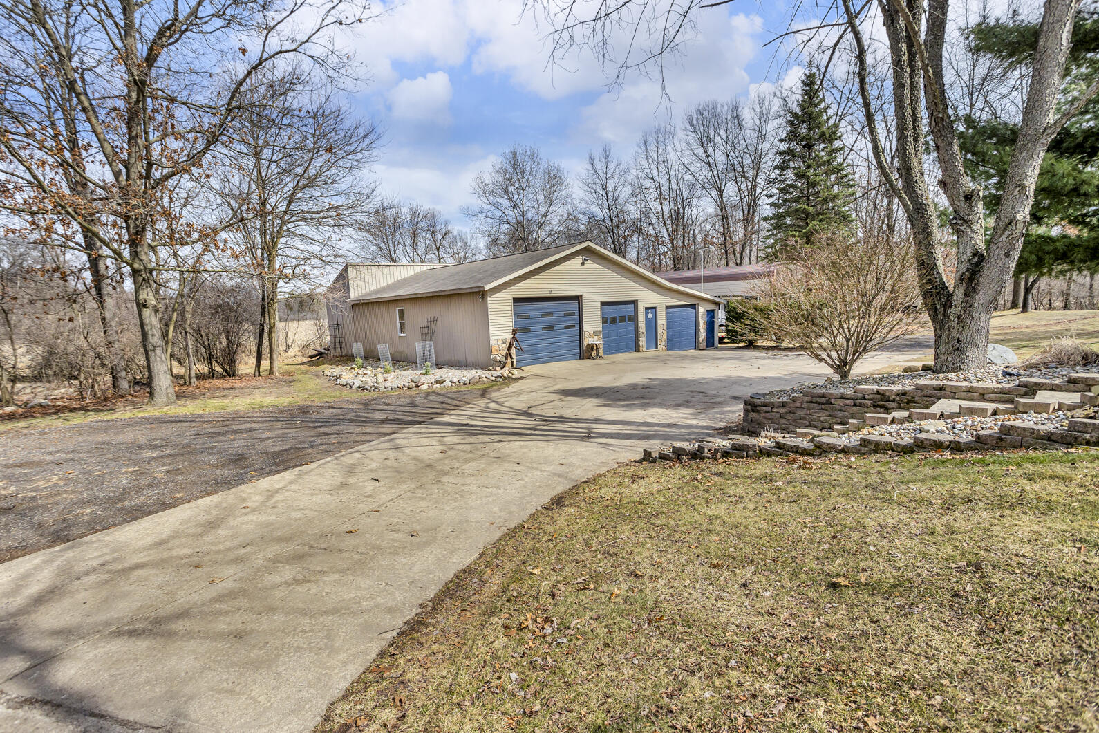 6501 Ackerson Lake Road Jackson, MI 49201 - Photo 54 of 100 Circular Drive