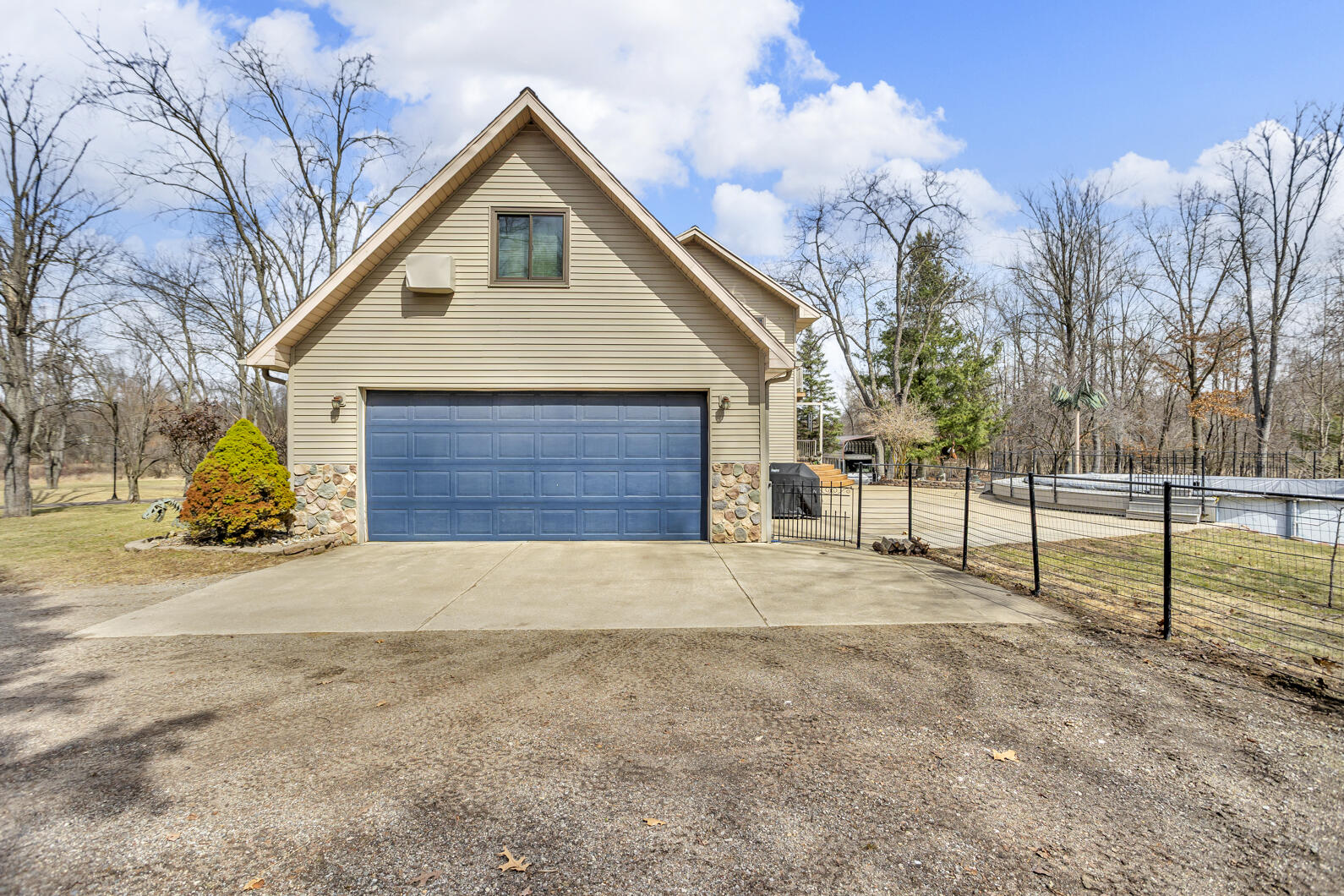 6501 Ackerson Lake Road Jackson, MI 49201 - Photo 97 of 100 2 Car Attached Garage