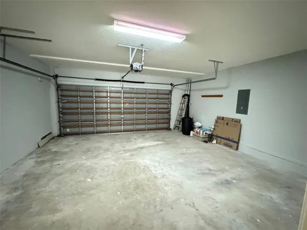a view of a big room with closet and cabinet