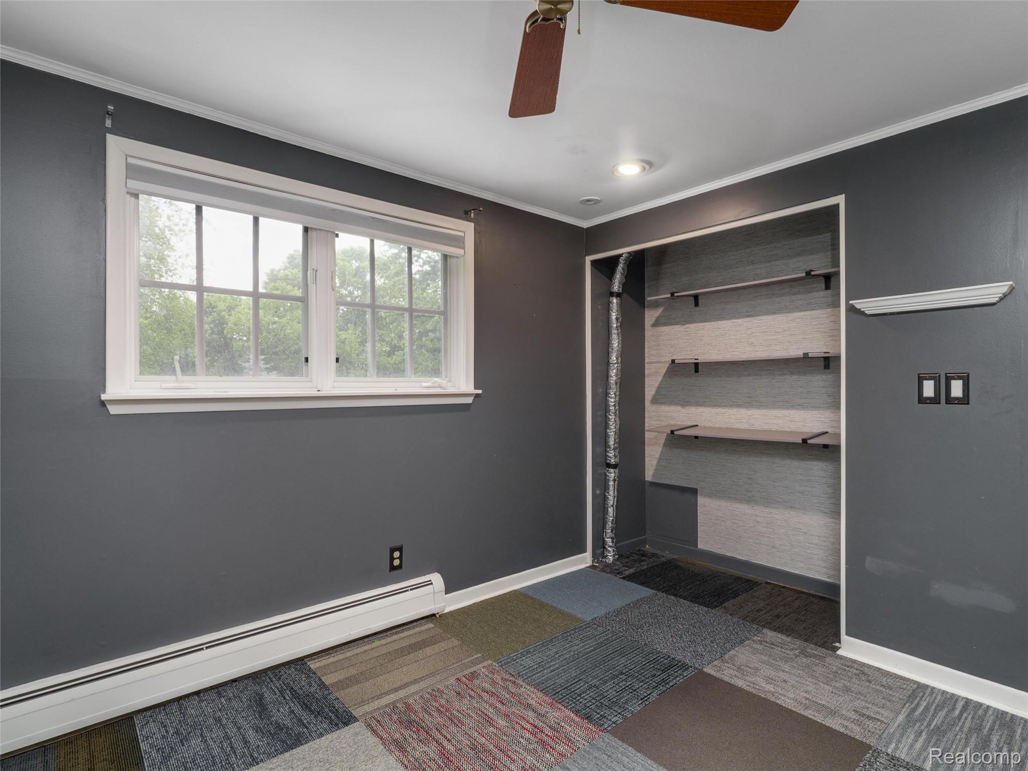 2143 Avoncrest Drive Rochester, MI 48309 - Photo 23 of 44 East rear bedroom