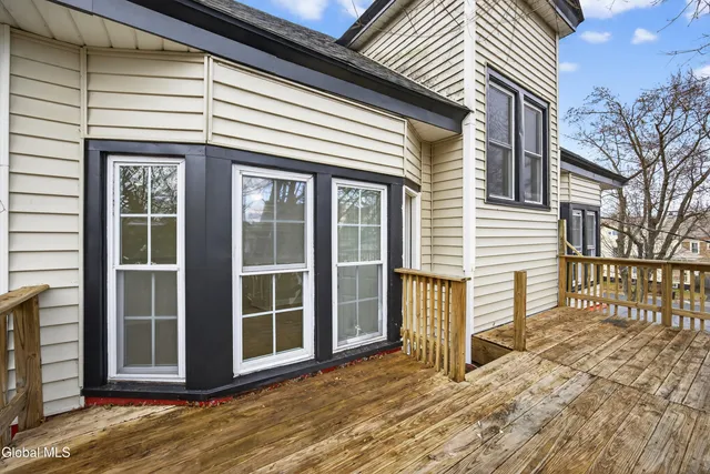 $369,800 | 901 Bedford Road, Schenectady, NY 12308