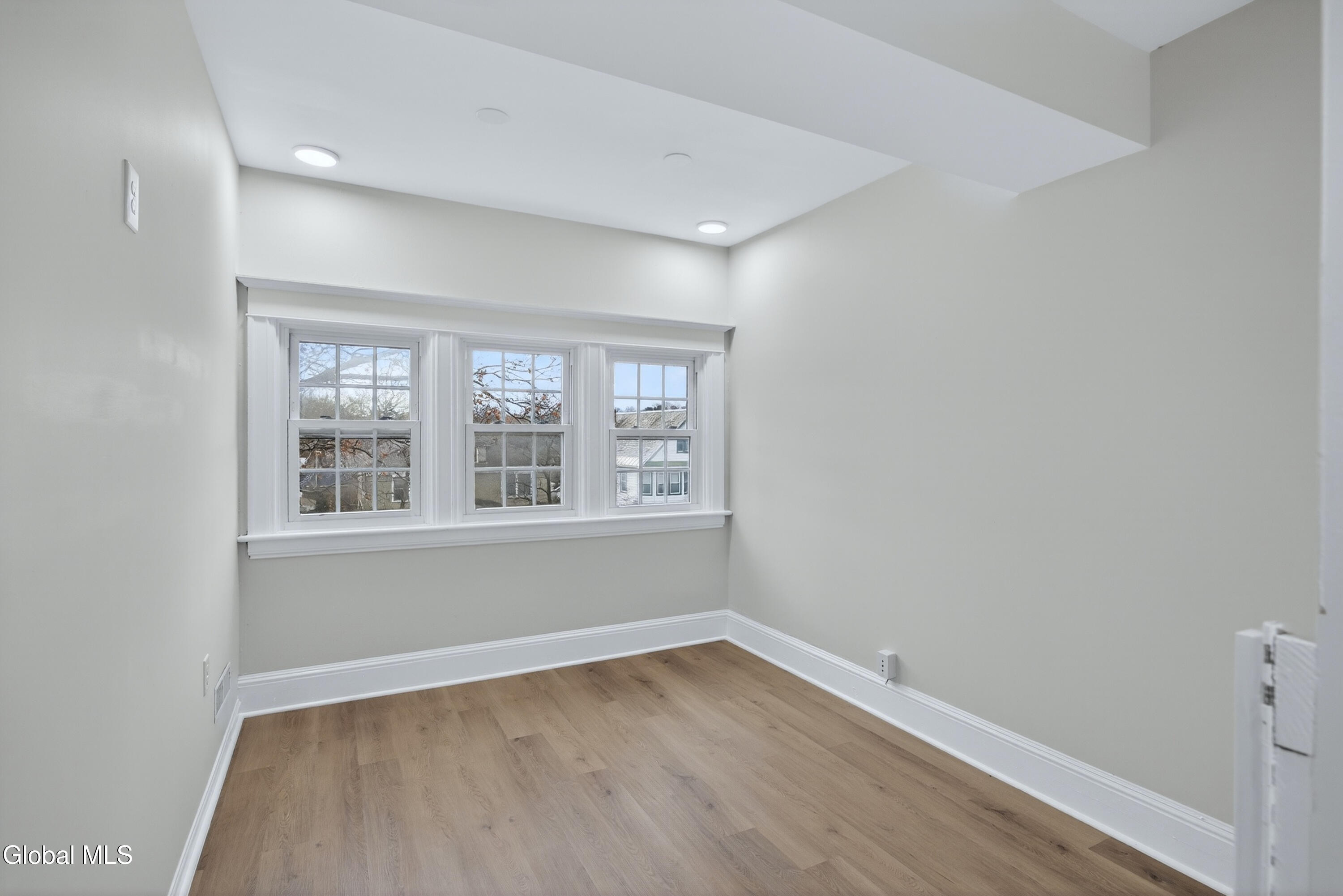 901 Bedford Road Schenectady, NY 12308 - Photo 50 of 52 1 (51)