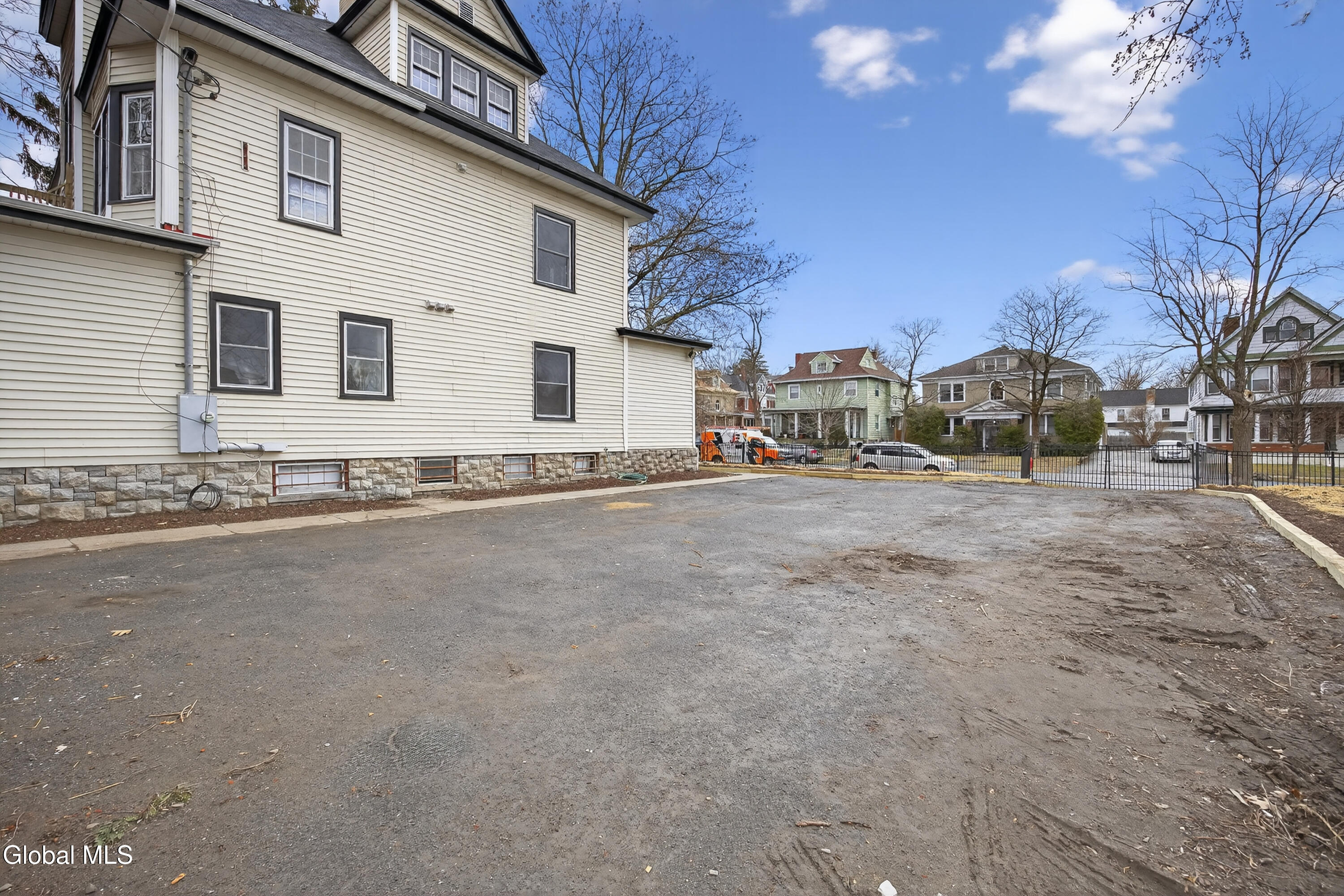 901 Bedford Road Schenectady, NY 12308 - Photo 5 of 52 1 (5)