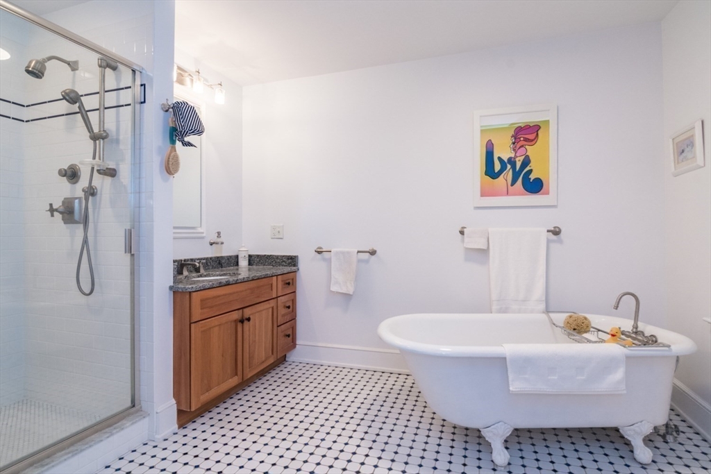 88 Round Hill Road, Unit 2 Northampton, MA 01060 - Photo 28 of 38