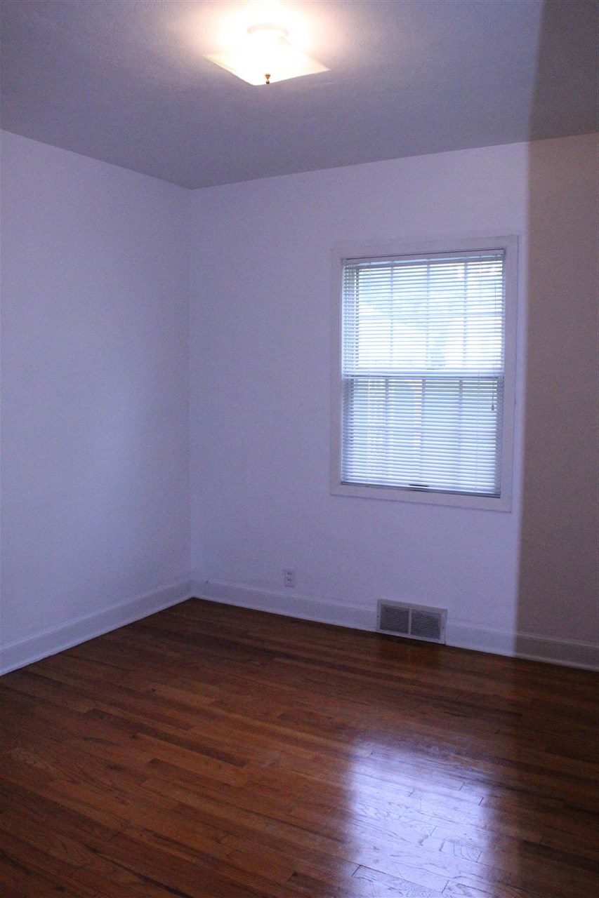 734 South Cody Road Le Claire, IA 52753 - Photo 14 of 19 Gallery Image 14