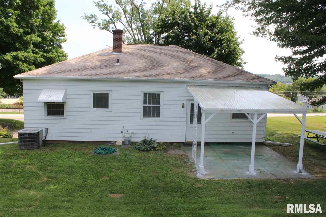 734 South Cody Road Le Claire, IA 52753 - Photo 17 of 19 Gallery Image 17