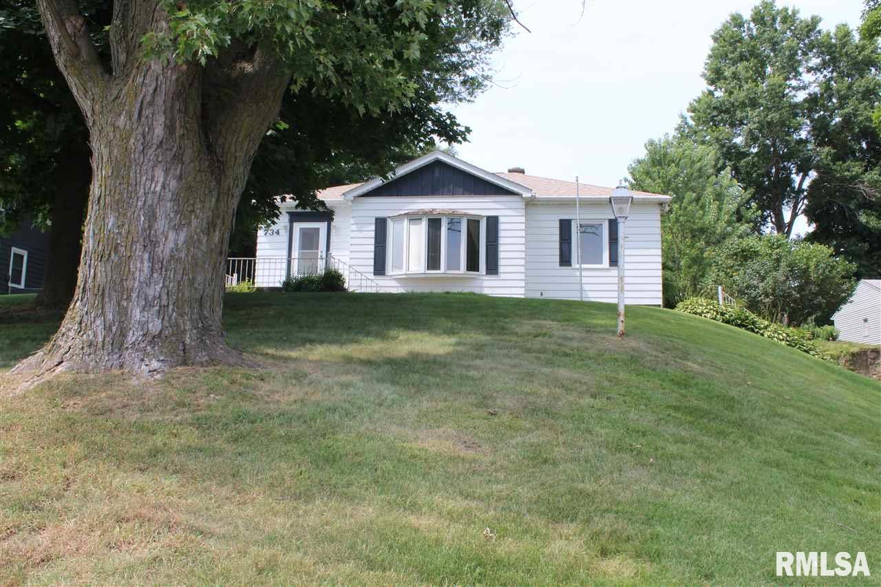 734 South Cody Road Le Claire, IA 52753 - Photo 18 of 19 Gallery Image 18