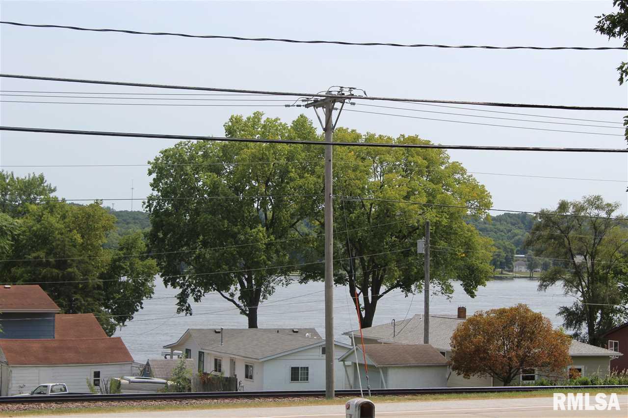 734 South Cody Road Le Claire, IA 52753 - Photo 5 of 19 Gallery Image 5