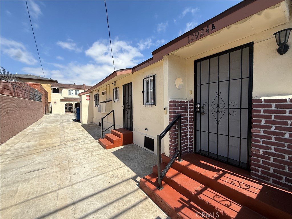 12924 Prairie Avenue, Unit A Hawthorne, CA 90250 - Photo 2 of 17