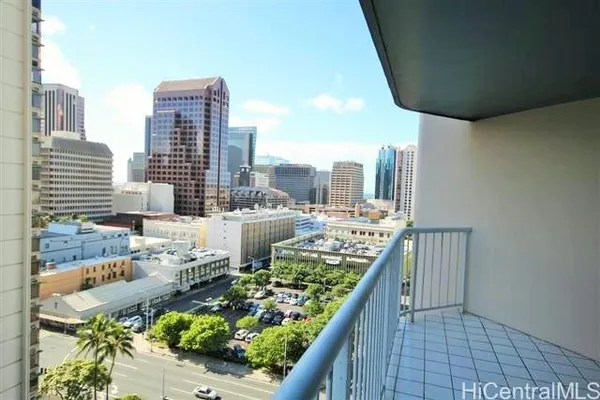 $3,050 | 1212 Nuuanu Avenue, Unit 1501, Honolulu, HI 96817