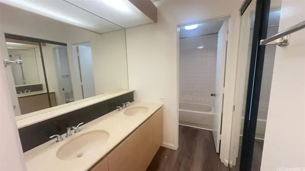 $3,050 | 1212 Nuuanu Avenue, Unit 1501, Honolulu, HI 96817