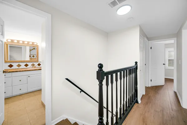 $249,000 | 2022 Duxbury Court, Unit 2022, Streamwood, IL 60107