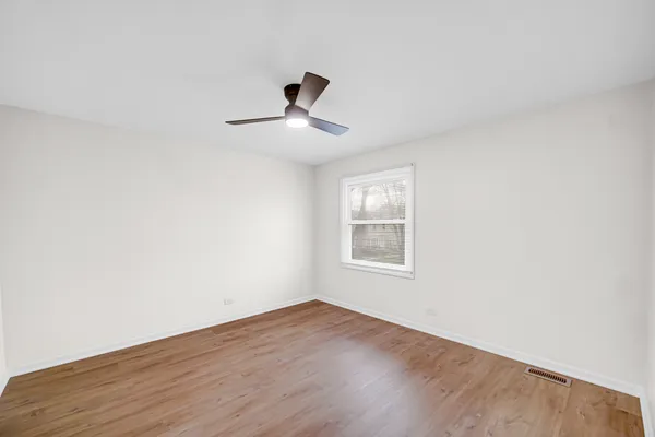$249,000 | 2022 Duxbury Court, Unit 2022, Streamwood, IL 60107