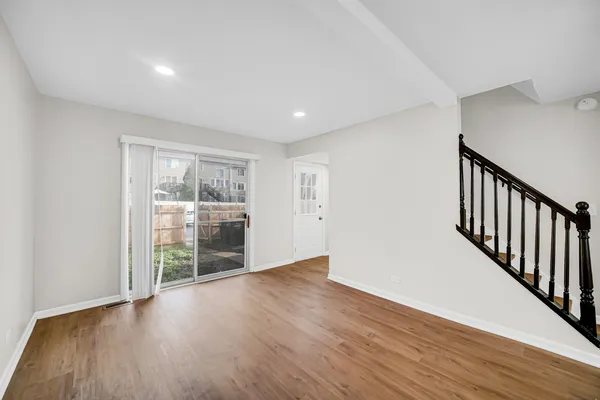 $249,000 | 2022 Duxbury Court, Unit 2022, Streamwood, IL 60107