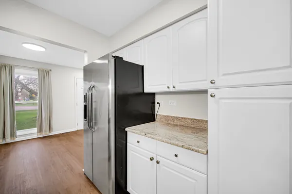 $249,000 | 2022 Duxbury Court, Unit 2022, Streamwood, IL 60107