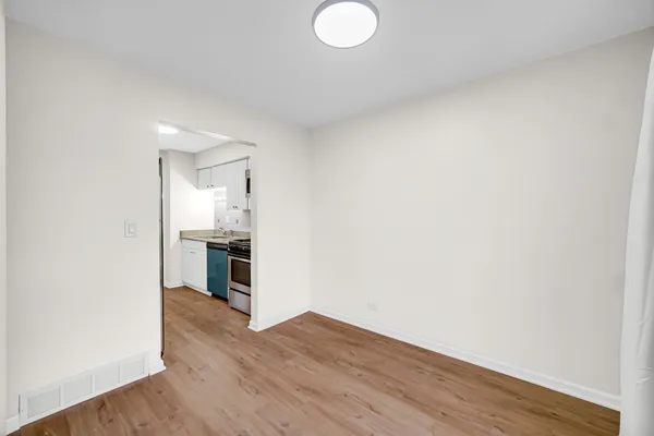 $249,000 | 2022 Duxbury Court, Unit 2022, Streamwood, IL 60107