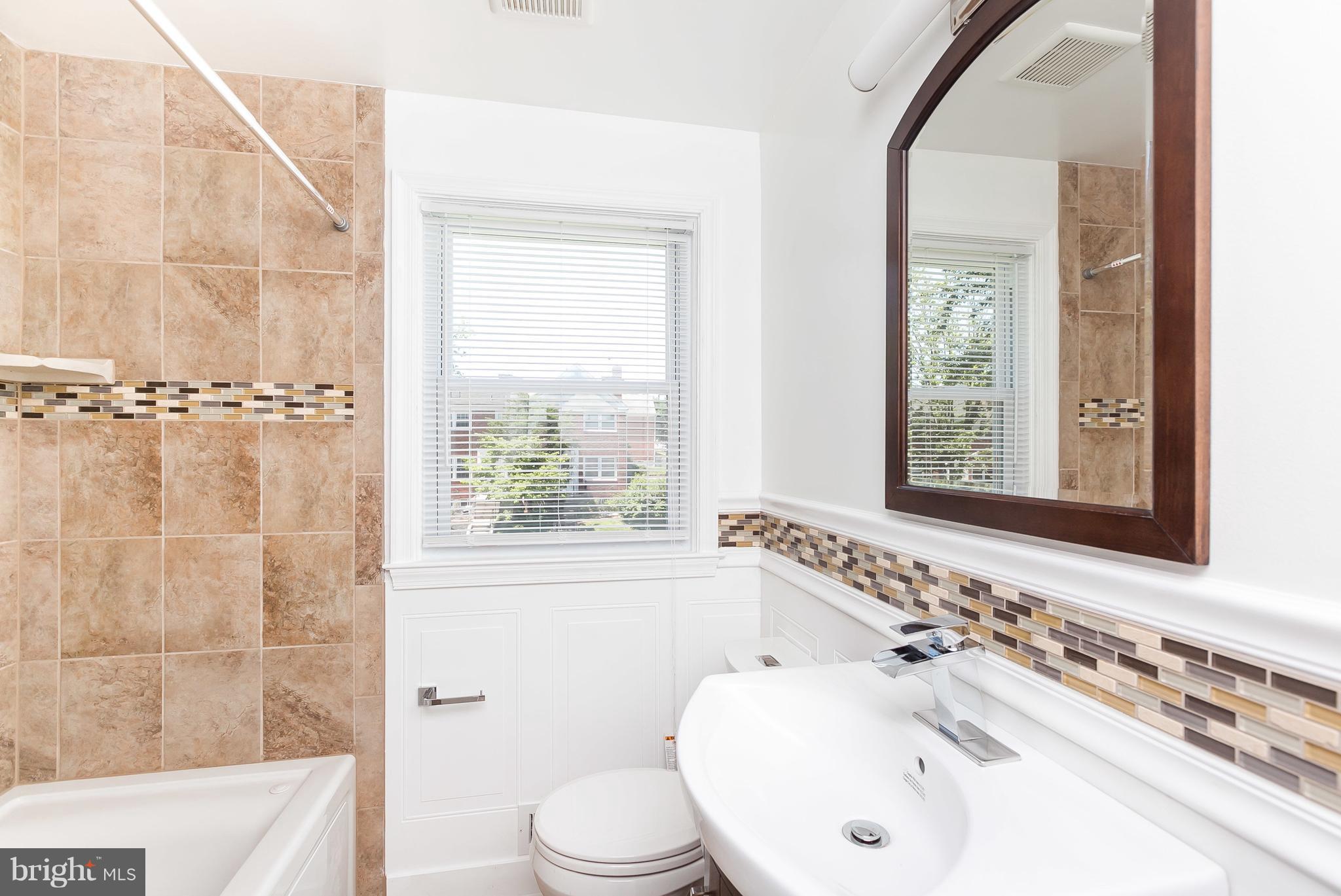 1227 Harwall Road Baltimore, MD 21207 - Photo 16 of 27 Bath