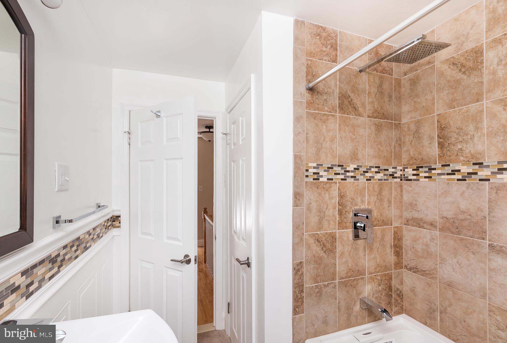 1227 Harwall Road Baltimore, MD 21207 - Photo 17 of 27 Bath