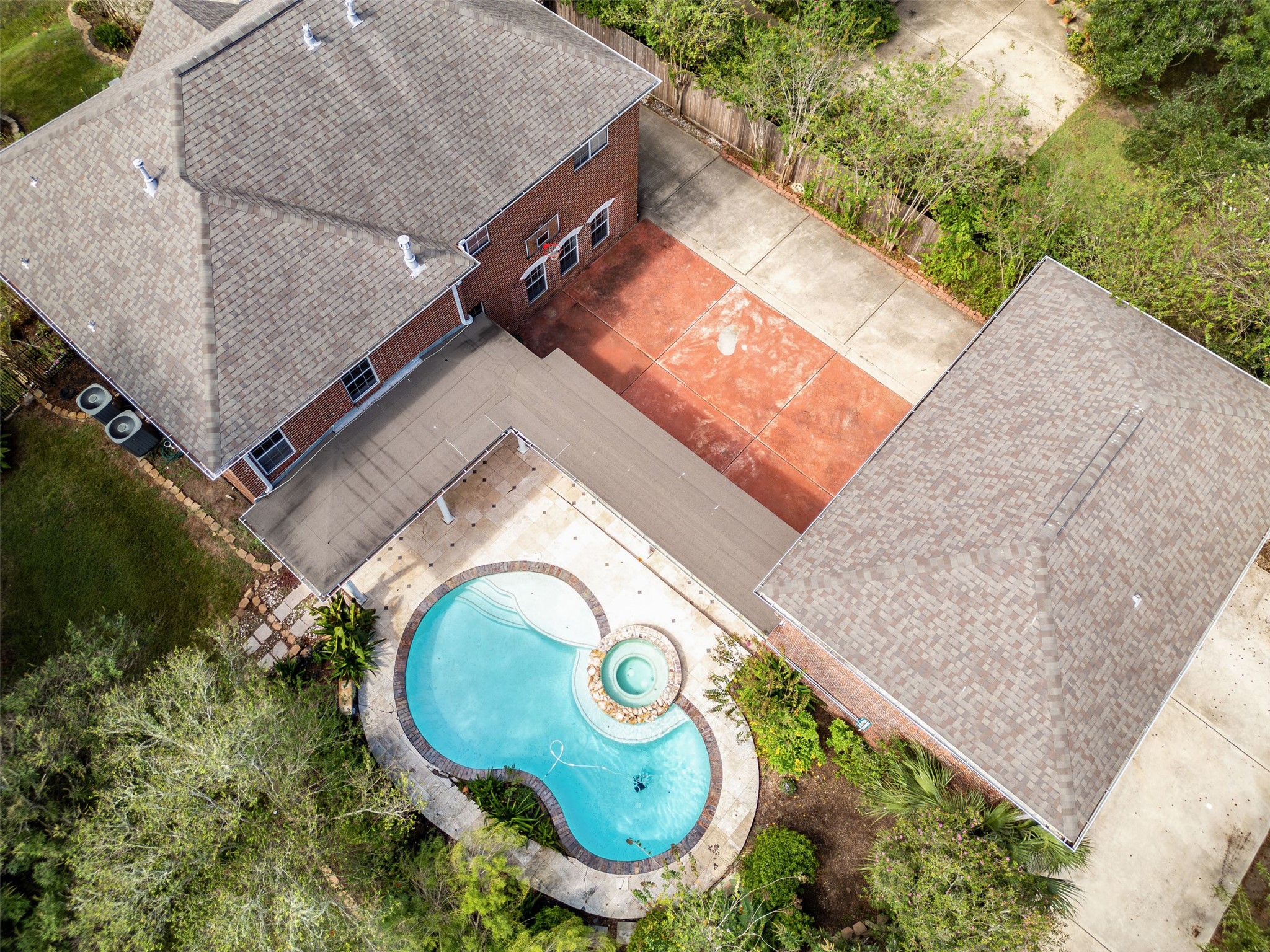 101 Rustic Lane Friendswood, TX 77546 - Photo 3 of 44 Gallery Image 3