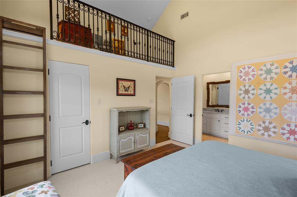 4101 Howard Road Waxahachie, TX 75165 - Photo 25 of 40 Upstairs bedroom