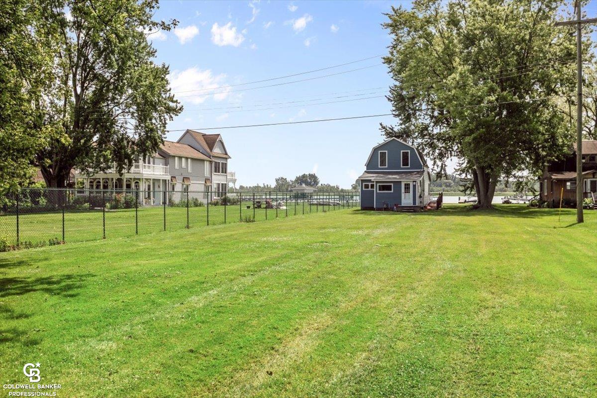 6051 Pointe Tremble Road Algonac, MI 48001 - Photo 30 of 41 50147552-f193e1b3-55c3-4e44-84a9-1f6c6f05b292.JPG