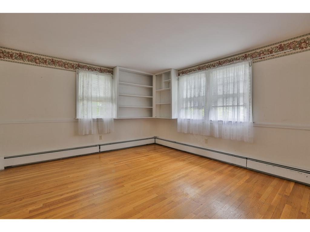 7 Century Road Nashua, NH 03064 - Photo 11 of 15
