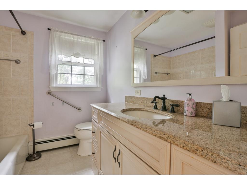 7 Century Road Nashua, NH 03064 - Photo 12 of 15
