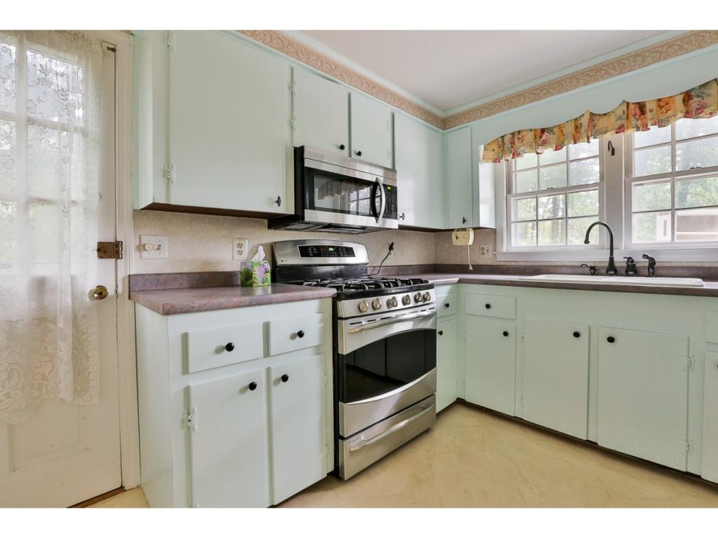 7 Century Road Nashua, NH 03064 - Photo 7 of 15