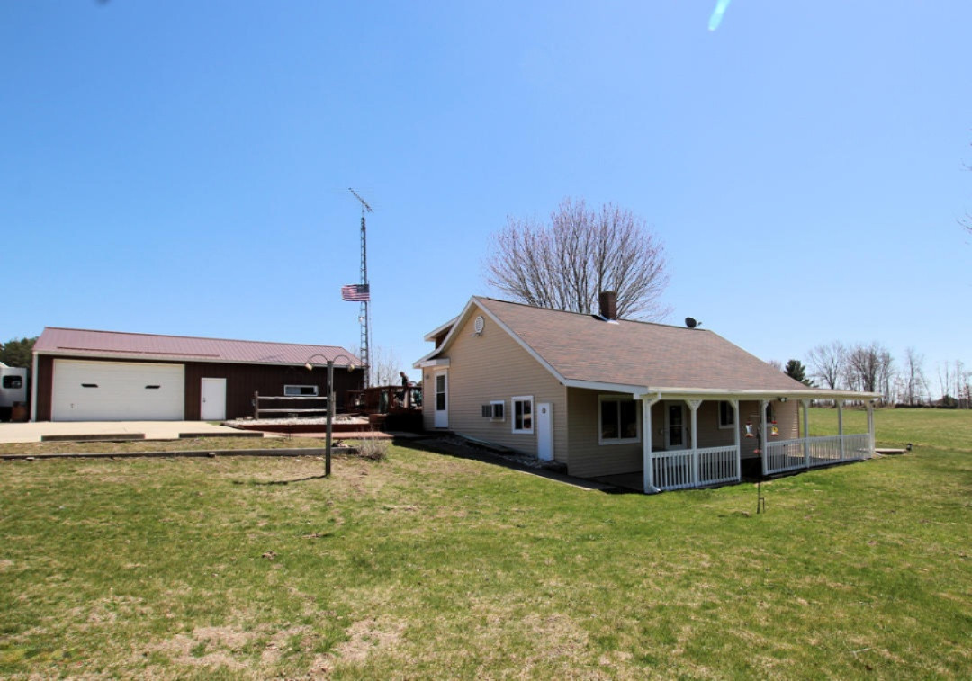 7086 Brickyard Road Holton, MI 49425 - Photo 3 of 12 IMG_6325