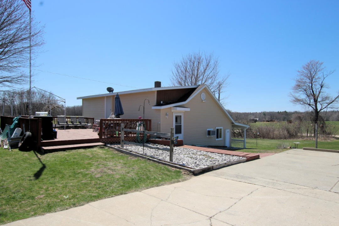 7086 Brickyard Road Holton, MI 49425 - Photo 4 of 12 IMG_6327