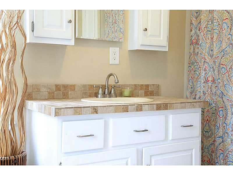 280 Hopkins Hollow Road Coventry, RI 02827 - Photo 17 of 25 Bathroom.