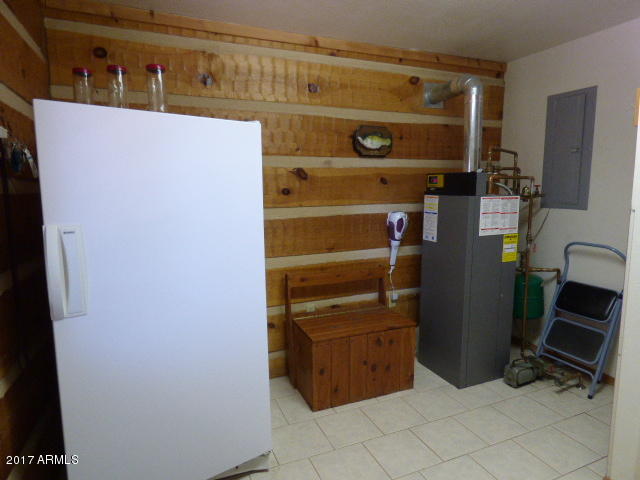 44 Flint Road Star Valley, AZ 85541 - Photo 17 of 24 Mud room