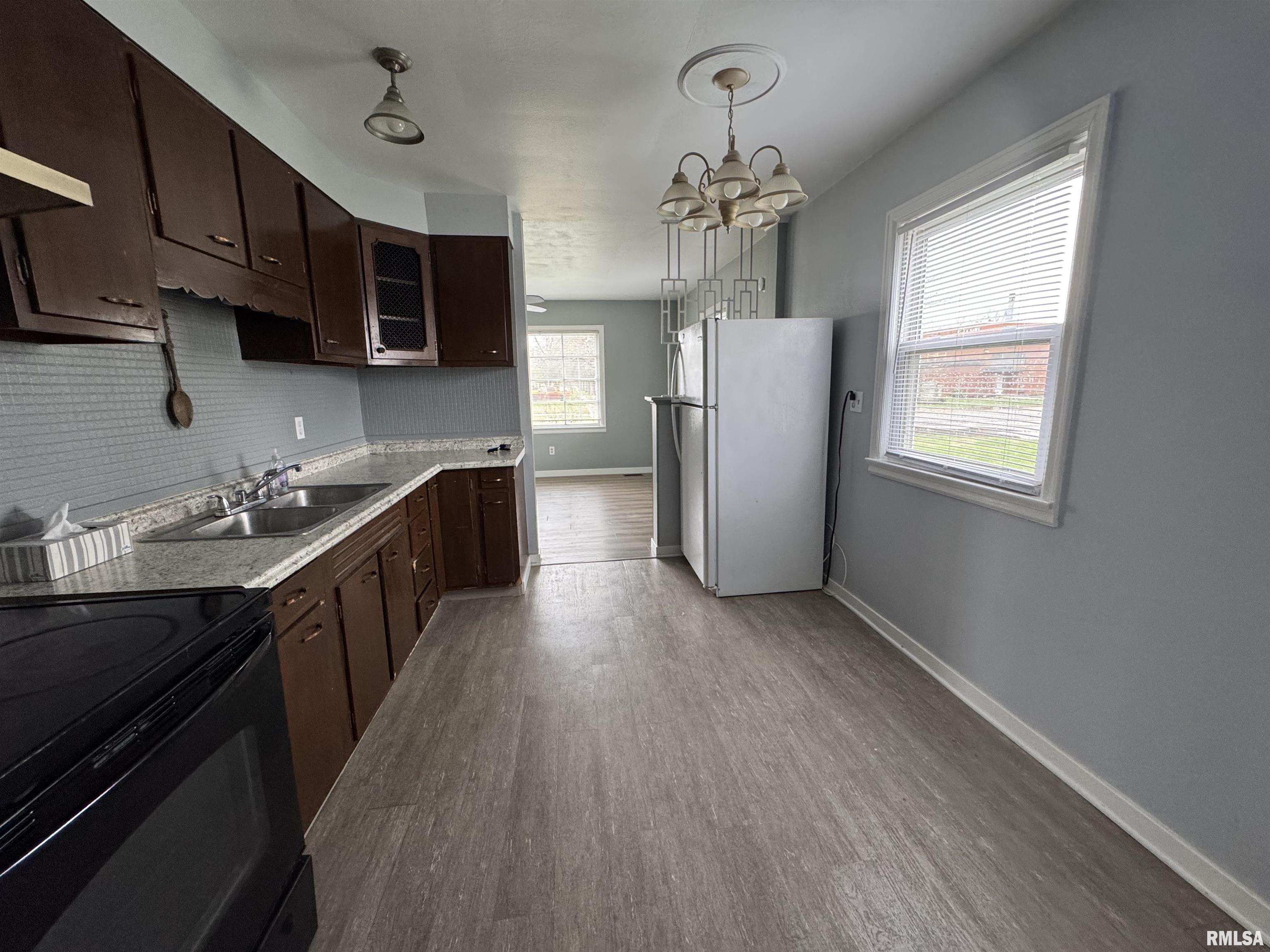 300 West Lenox Avenue Springfield, IL 62704 - Photo 7 of 16