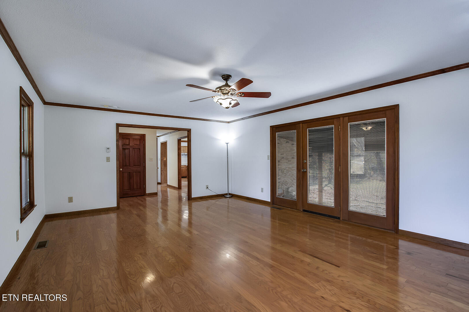 4923 Shipe Road Corryton, TN 37721 - Photo 16 of 55 08_ShipeRoad_4923_Living02